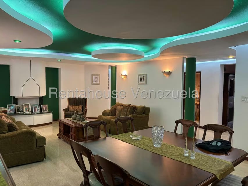 Apartamento (Penthouse) en Alquiler en Los Chorros, Distrito Metropolitano - 3