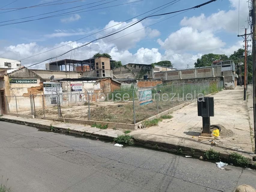 Terreno (Comercial) en Venta en Avenida Cedeno, Carabobo