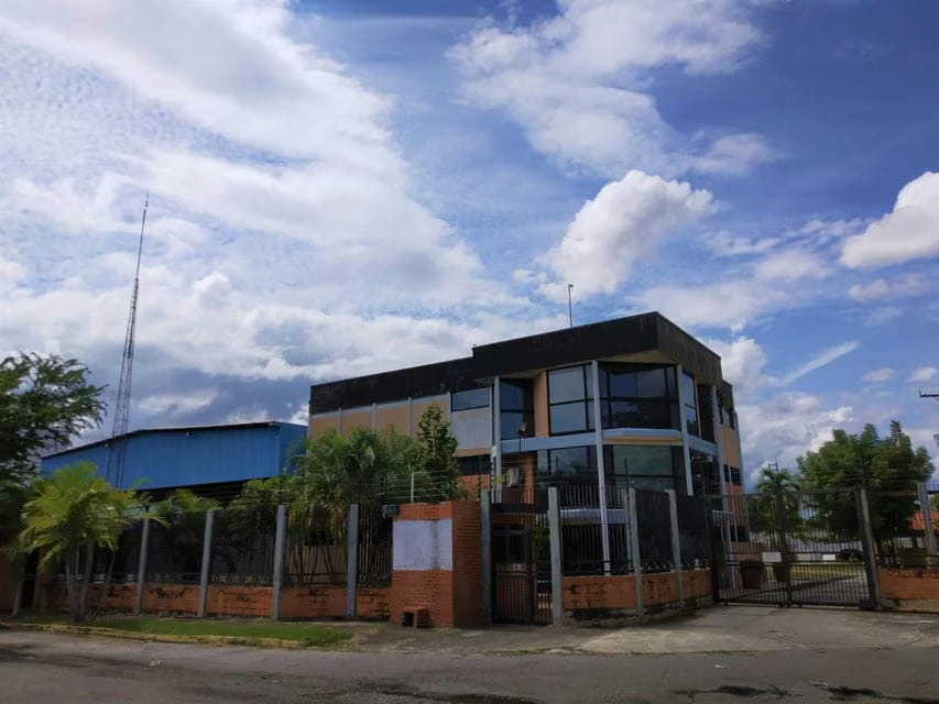 Comercial (Galpon - Deposito) en Venta en Zona Industrial, Carabobo - 2