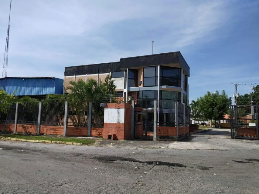 Comercial (Galpon - Deposito) en Venta en Zona Industrial, Carabobo - 58