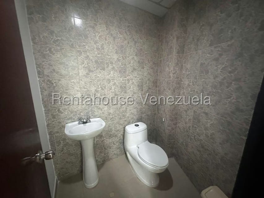 Comercial (Local Comercial) en Alquiler en Casa de Campo, Portuguesa - 4