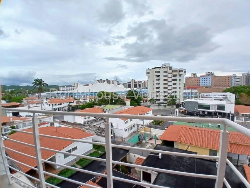 Apartamento (1 Nivel) en Alquiler en Del Este, Lara - 12
