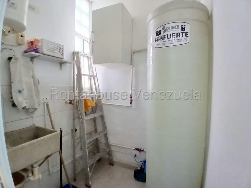Apartamento (1 Nivel) en Alquiler en Del Este, Lara - 13