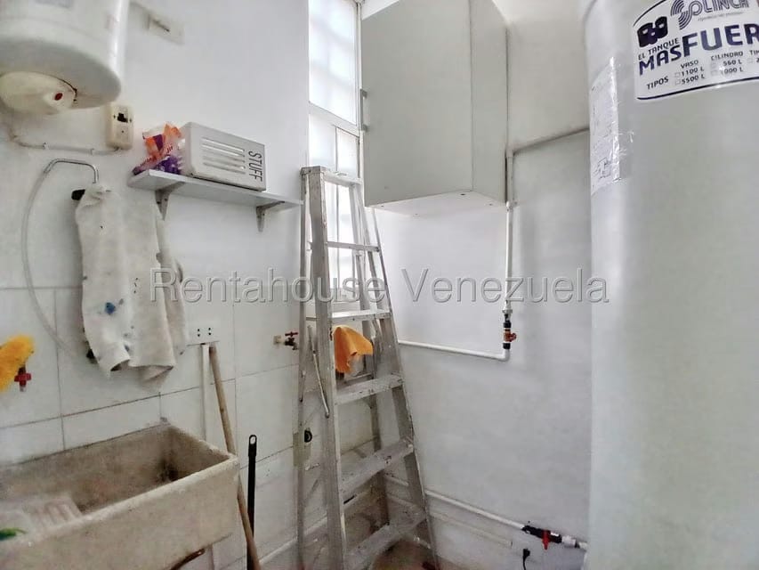 Apartamento (1 Nivel) en Alquiler en Del Este, Lara - 14