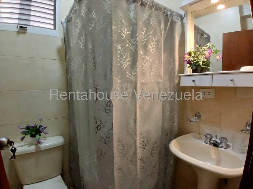 Apartamento (1 Nivel) en Alquiler en Del Este, Lara - 16