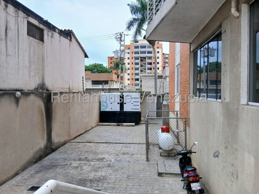 Apartamento (1 Nivel) en Alquiler en Del Este, Lara - 28