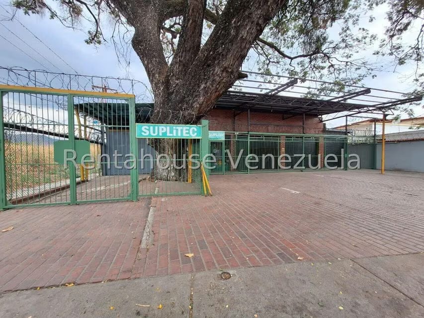 Comercial (Local Comercial) en Venta en Avenida Bolivar, Aragua