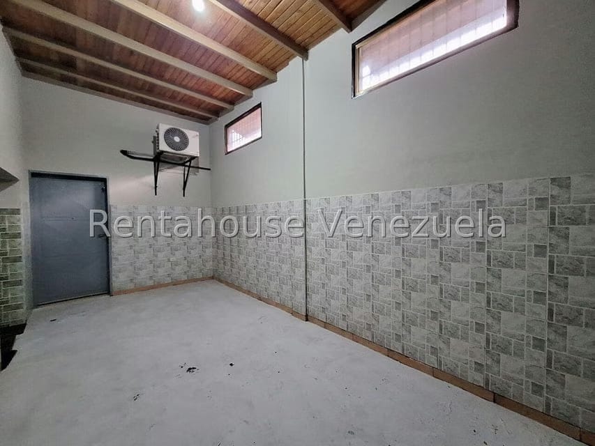 Comercial (Local Comercial) en Venta en Avenida Bolivar, Aragua - 16