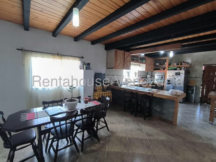 Casa (Multipes Niveles) en Venta en La Colonia Tovar, Aragua - 4
