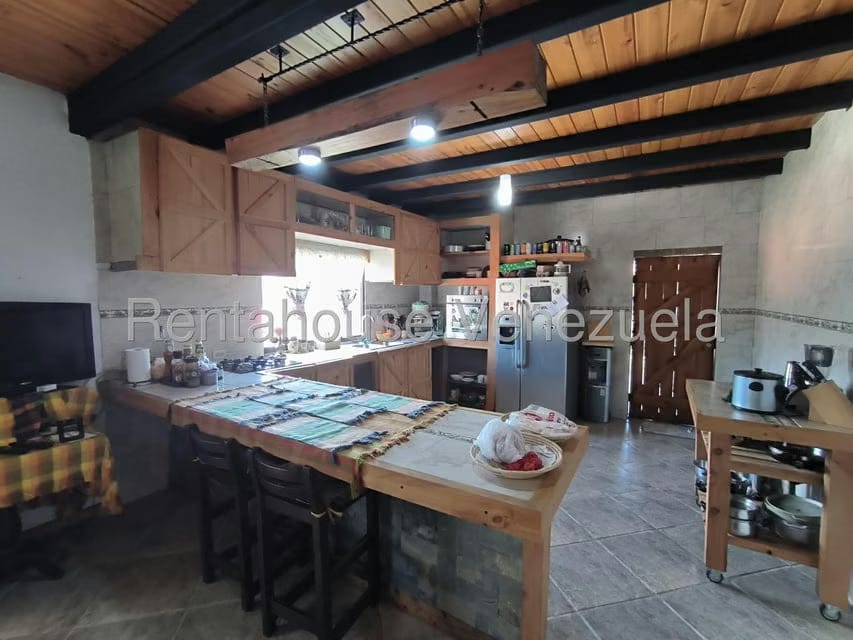 Casa (Multipes Niveles) en Venta en La Colonia Tovar, Aragua - 5