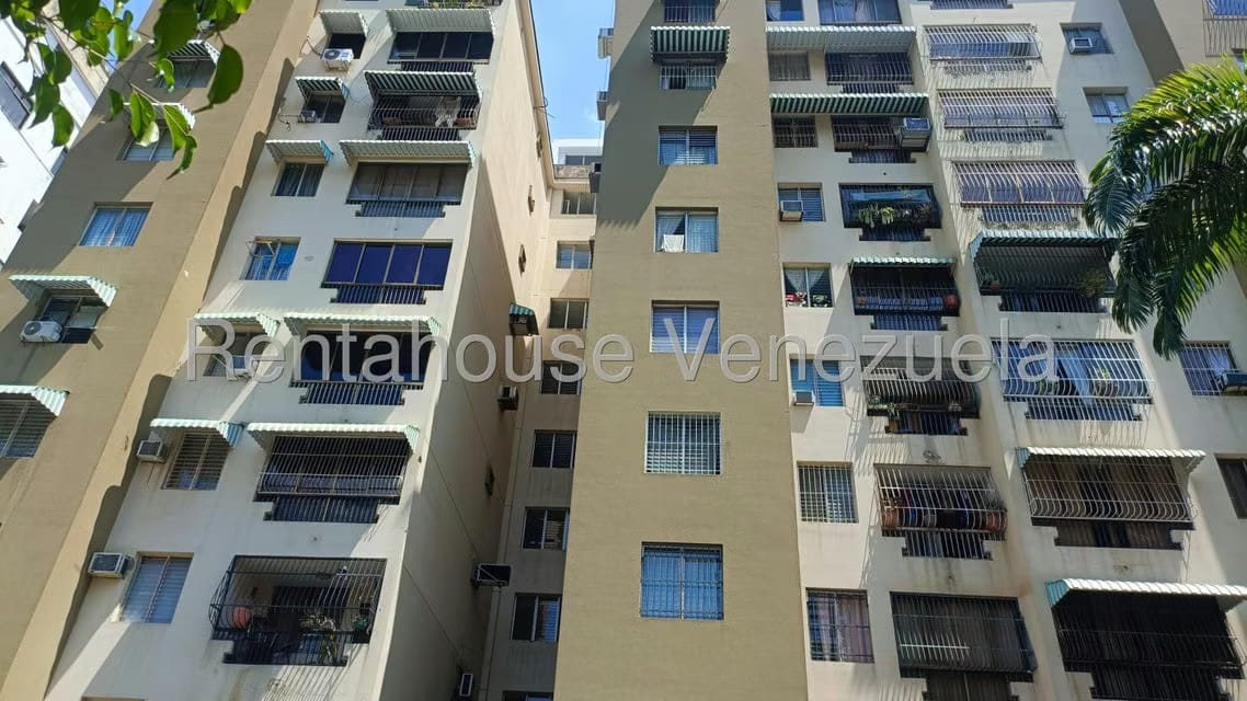 Apartamento (1 Nivel) en Alquiler en Prebo I, Carabobo - 2