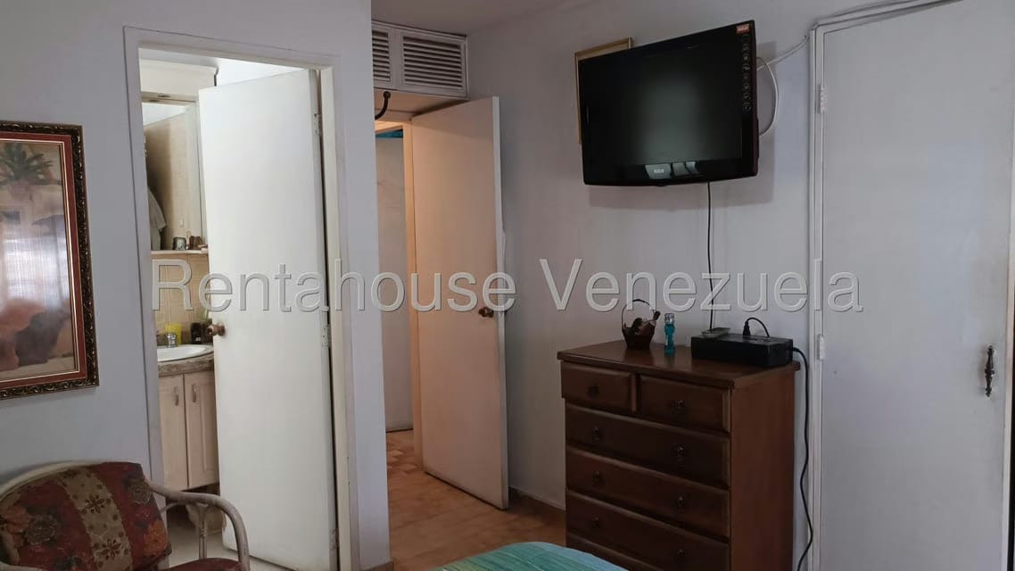 Apartamento (1 Nivel) en Alquiler en Prebo I, Carabobo - 12