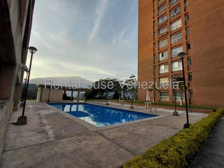 Apartamento (1 Nivel) en Alquiler en Miravila, Distrito Metropolitano - 2
