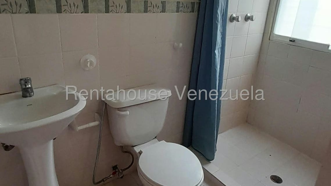 Apartamento (1 Nivel) en Alquiler en Miravila, Distrito Metropolitano - 13