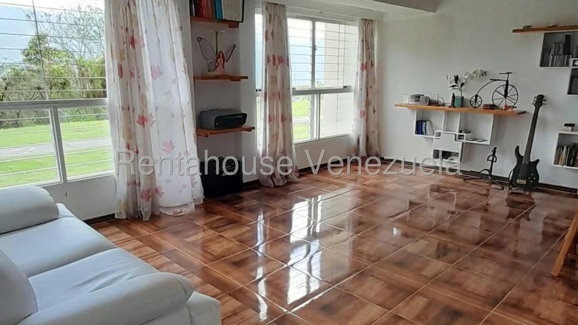 Apartamento (1 Nivel) en Alquiler en Miravila, Distrito Metropolitano - 6
