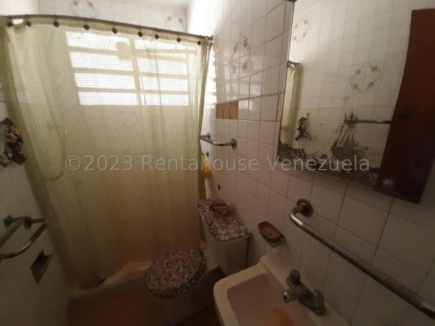 Casa (Duplex) en Venta en Colinas de Los Ruices, Distrito Metropolitano - 18