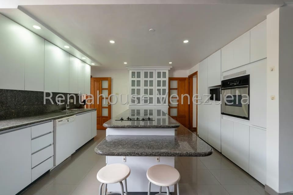 Casa (Multipes Niveles) en Venta en Cumbres de Curumo, Distrito Metropolitano - 11