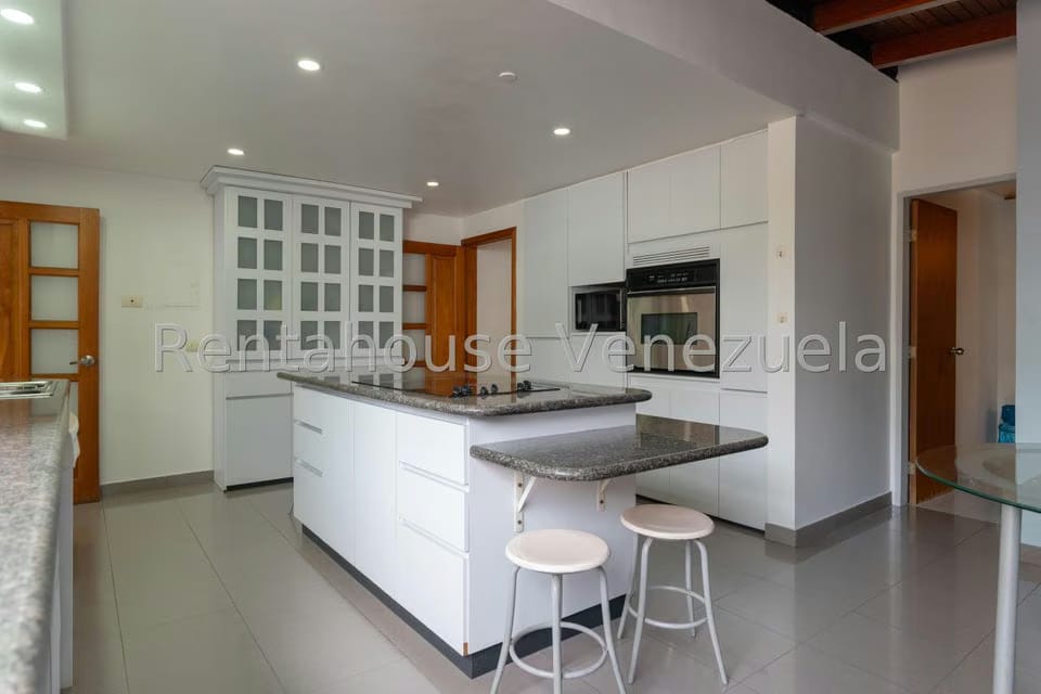 Casa (Multipes Niveles) en Venta en Cumbres de Curumo, Distrito Metropolitano - 12