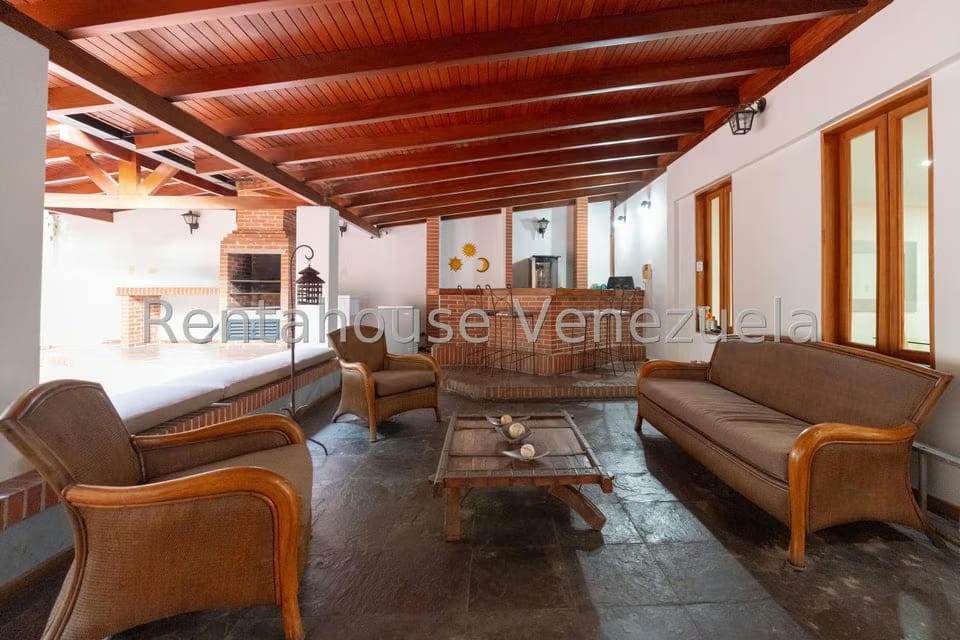 Casa (Multipes Niveles) en Venta en Cumbres de Curumo, Distrito Metropolitano - 18