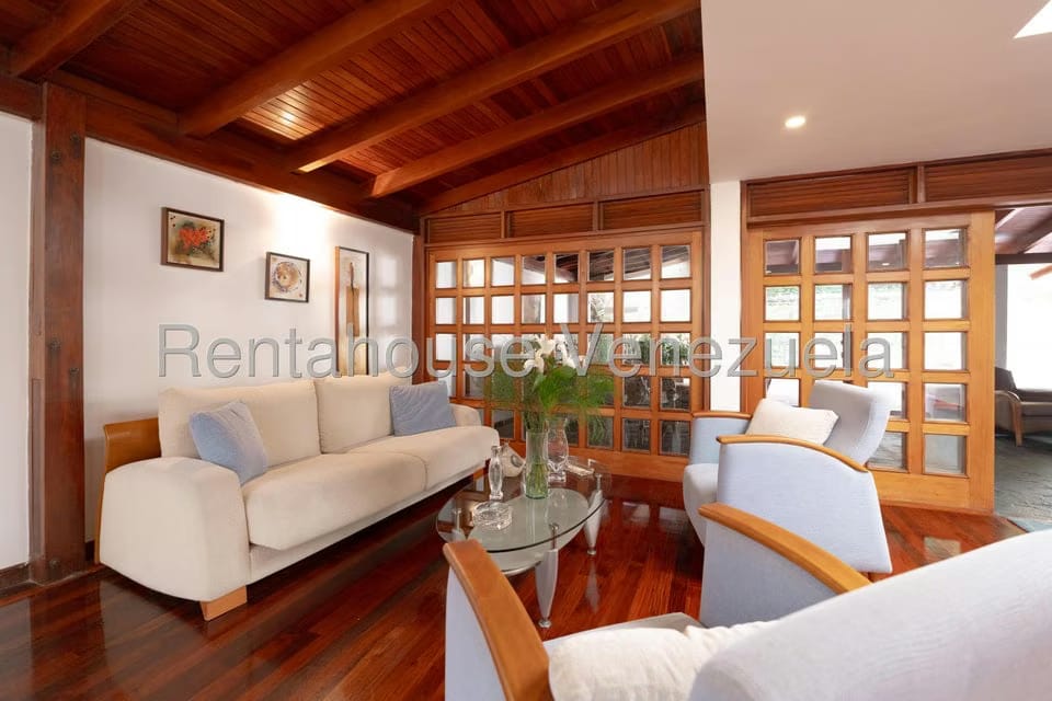 Casa (Multipes Niveles) en Venta en Cumbres de Curumo, Distrito Metropolitano - 25