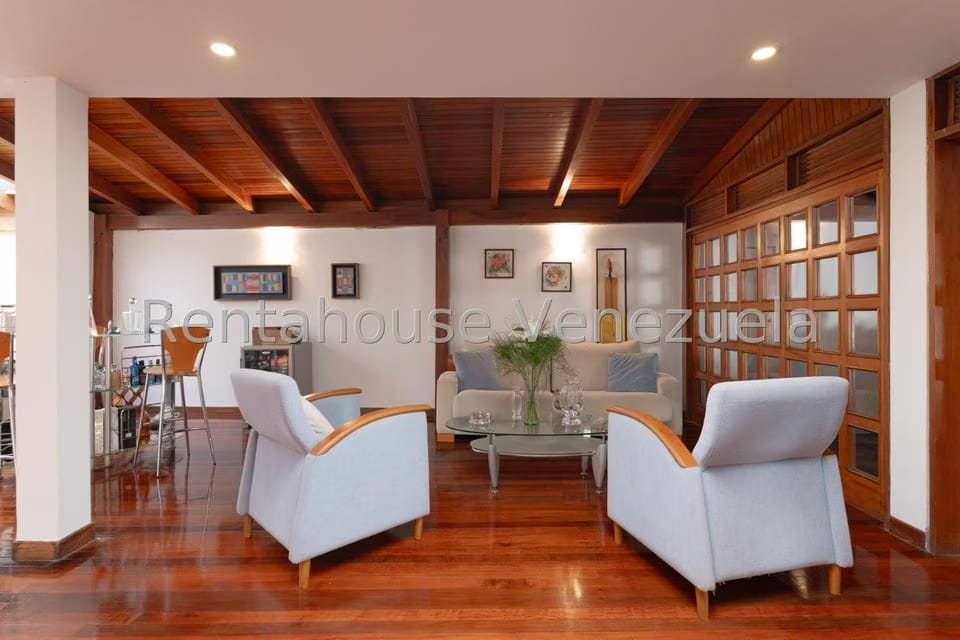 Casa (Multipes Niveles) en Venta en Cumbres de Curumo, Distrito Metropolitano - 26