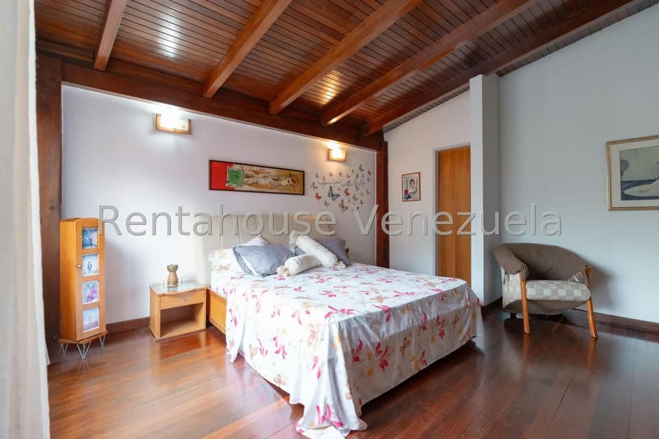 Casa (Multipes Niveles) en Venta en Cumbres de Curumo, Distrito Metropolitano - 39