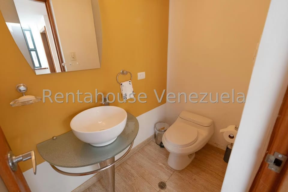 Casa (Multipes Niveles) en Venta en Cumbres de Curumo, Distrito Metropolitano - 44