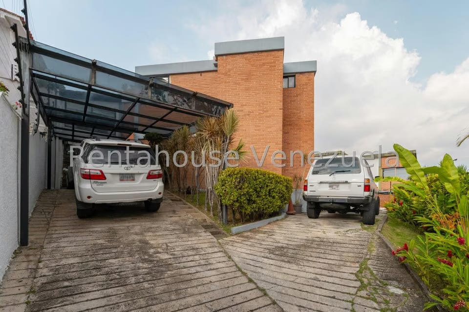 Casa (Multipes Niveles) en Venta en Cumbres de Curumo, Distrito Metropolitano - 51