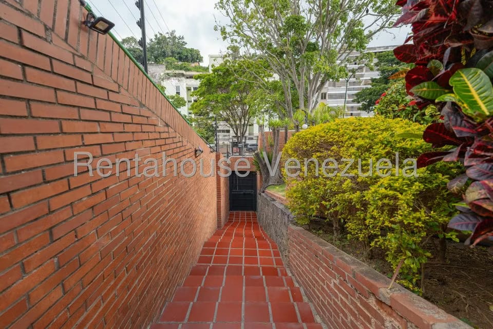 Casa (Multipes Niveles) en Venta en Cumbres de Curumo, Distrito Metropolitano - 8
