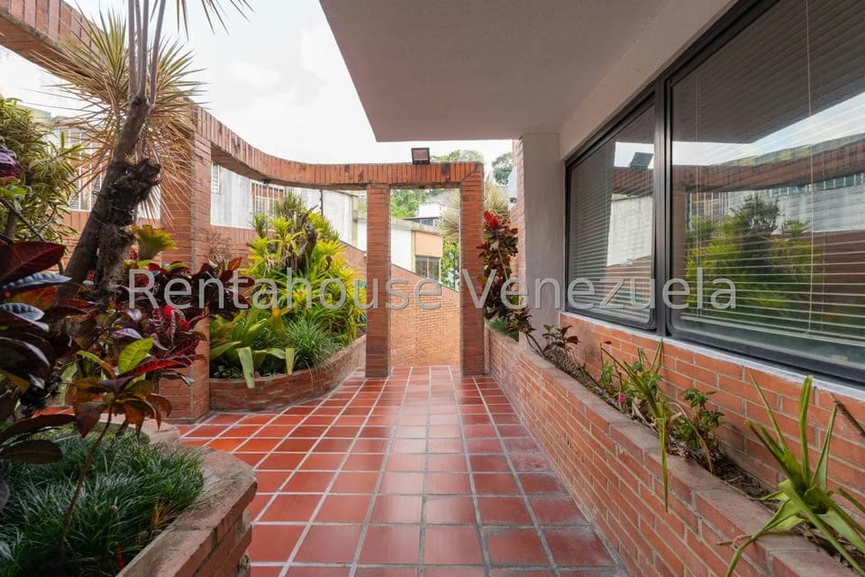 Casa (Multipes Niveles) en Venta en Cumbres de Curumo, Distrito Metropolitano - 9