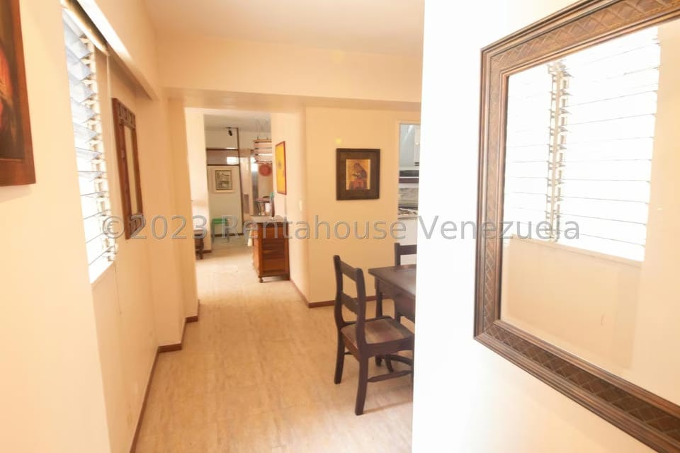 Apartamento (1 Nivel) en Venta en Colinas de Bello Monte, Distrito Metropolitano - 2