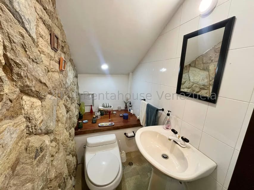 Casa (Multipes Niveles) en Venta en Oripoto, Distrito Metropolitano - 21
