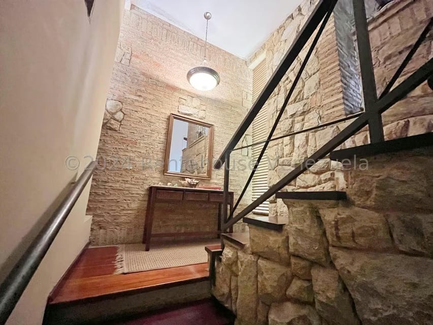 Casa (Multipes Niveles) en Venta en Oripoto, Distrito Metropolitano - 22