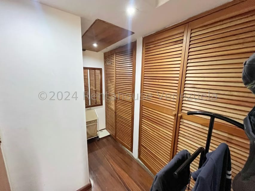 Casa (Multipes Niveles) en Venta en Oripoto, Distrito Metropolitano - 33