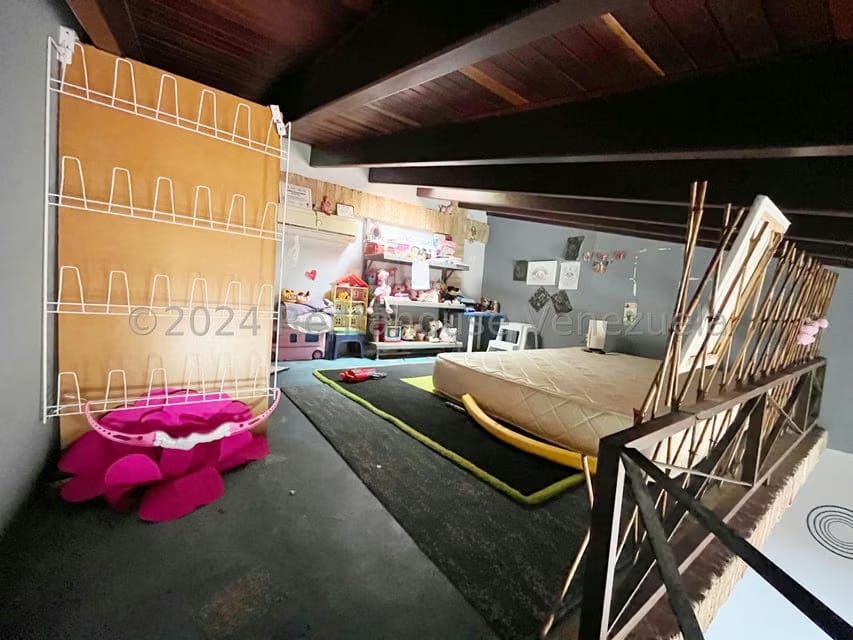 Casa (Multipes Niveles) en Venta en Oripoto, Distrito Metropolitano - 43