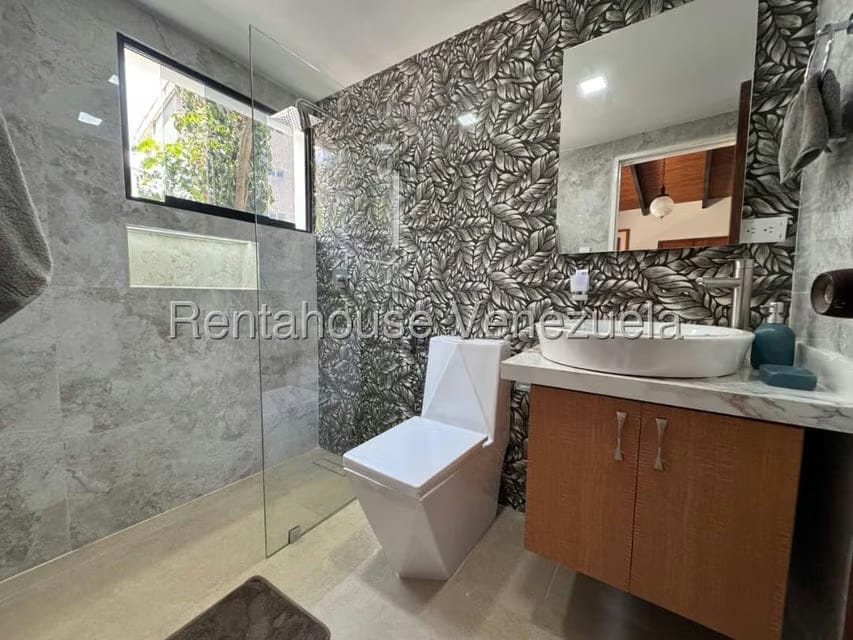 Casa (Duplex) en Venta en Colinas de Bello Monte, Distrito Metropolitano - 24