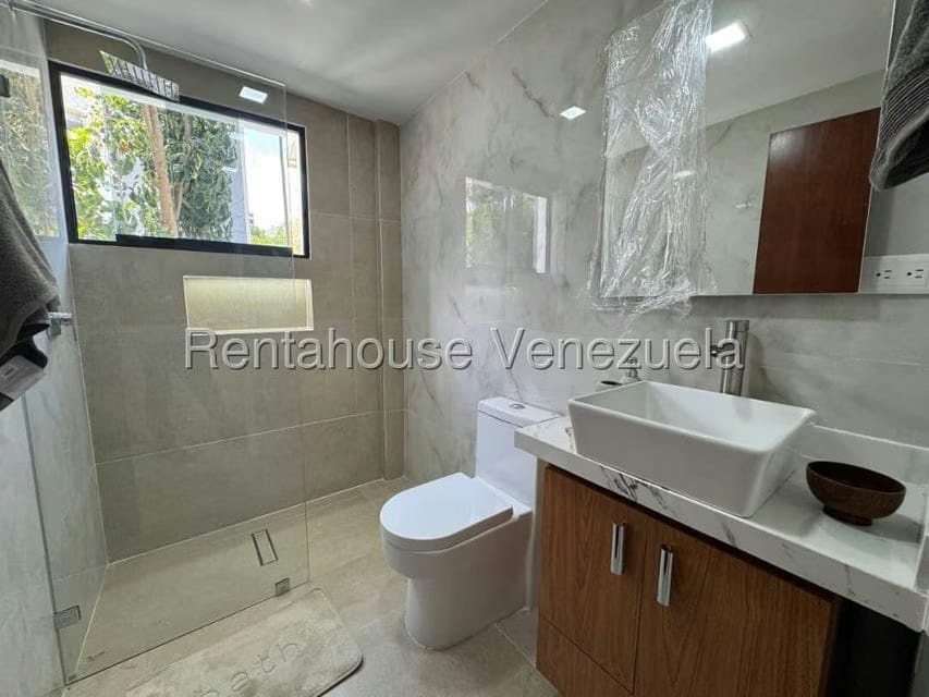 Casa (Duplex) en Venta en Colinas de Bello Monte, Distrito Metropolitano - 26