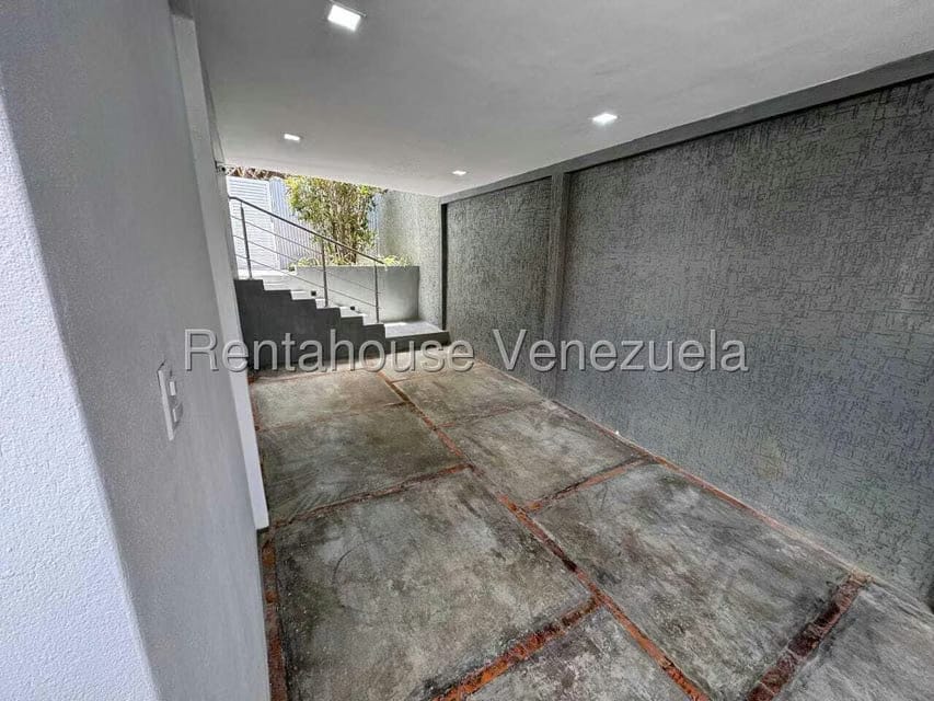 Casa (Duplex) en Venta en Colinas de Bello Monte, Distrito Metropolitano - 28