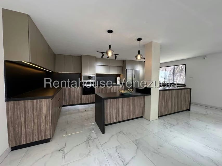 Casa (Duplex) en Venta en Colinas de Bello Monte, Distrito Metropolitano - 8