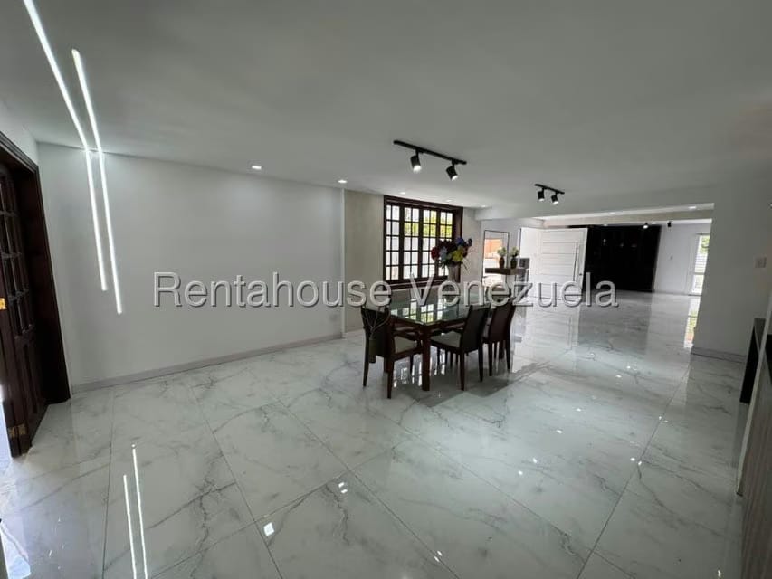 Casa (Duplex) en Venta en Colinas de Bello Monte, Distrito Metropolitano - 10