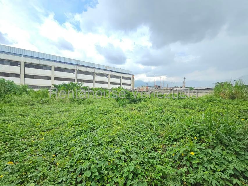 Terreno (Industrial) en Venta en El Marques, Miranda - 12