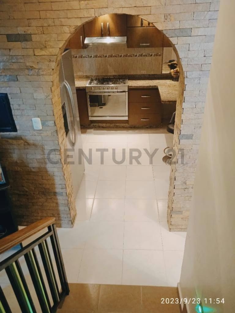 VENTA DE TOWNHOUSE SECTOR LAGUNETICA LOS TEQUES - 13