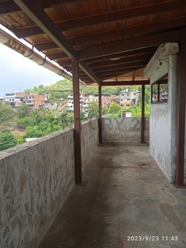 VENTA DE TOWNHOUSE SECTOR LAGUNETICA LOS TEQUES - 30