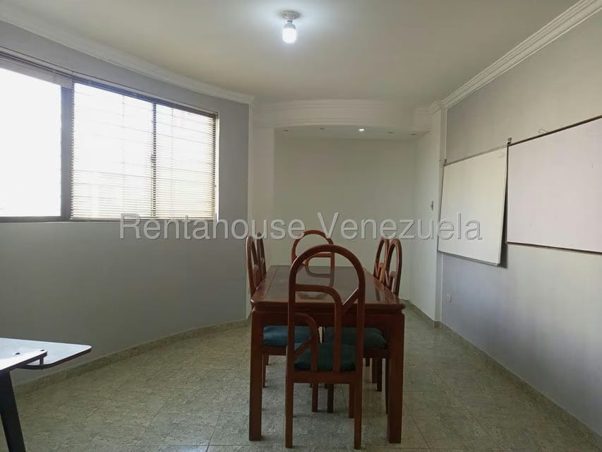 Apartamento (1 Nivel) en Venta en Santa Rita, Zulia - 11
