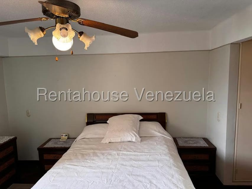 Apartamento (1 Nivel) en Alquiler en Las Esmeraldas, Distrito Metropolitano - 12