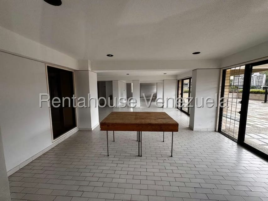 Apartamento (1 Nivel) en Alquiler en Las Esmeraldas, Distrito Metropolitano - 19