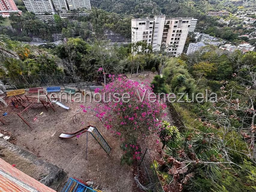 Apartamento (1 Nivel) en Alquiler en Las Esmeraldas, Distrito Metropolitano - 22