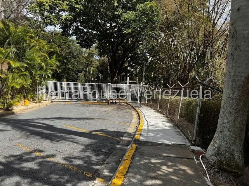 Apartamento (1 Nivel) en Alquiler en Las Esmeraldas, Distrito Metropolitano - 29
