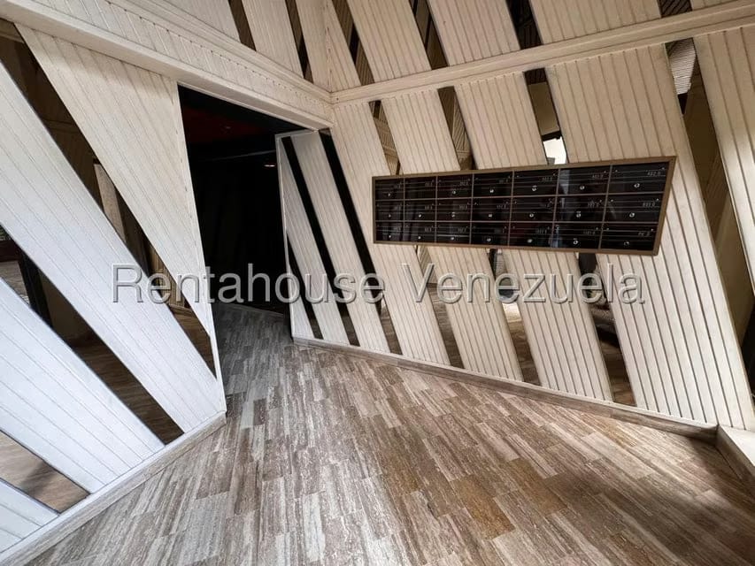 Apartamento (1 Nivel) en Alquiler en Las Esmeraldas, Distrito Metropolitano - 33