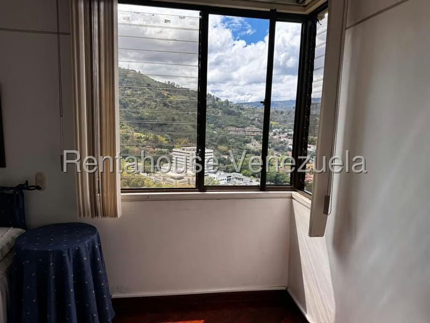 Apartamento (1 Nivel) en Alquiler en Las Esmeraldas, Distrito Metropolitano - 36